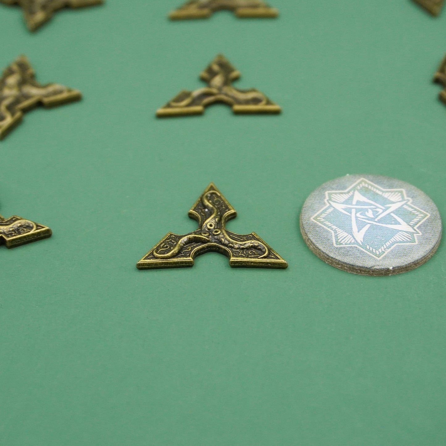 Arkham Horror LCG Direction Indicator (Metal, Small)